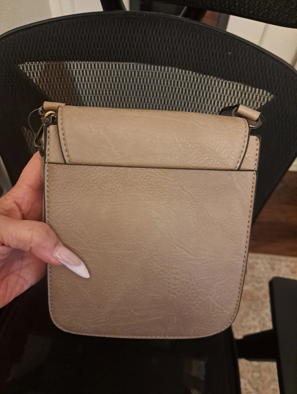 NWT Sam & Hadley Taupe Crossbody Sadle Bag- Casual Studded Shoulder Bag - Picture 3 of 4
